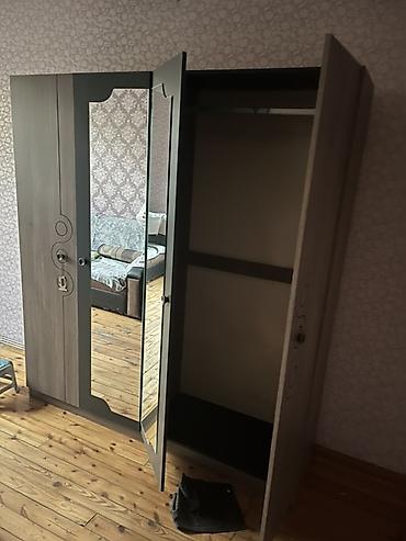 qapi demir qapi seyf qapi: Salam Geniş paltar şkafı – 4 qapılı, güzgülü dizayn Cooox Az İsdifade — 2