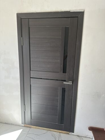 Межкомнатные двери: Дверь с окнами, МДФ, Распашная