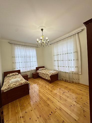 mida satış: 2 mertebe evdir 3 otaq ve bir zaldan ibaretdir gunluk kiraye verilir — 5