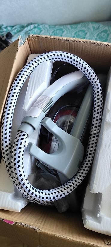 Ütülər və buxarlayıcılar: Buxarlı ütü (geyim buxarlayıcısı)
Güc: 1500 W — 3
