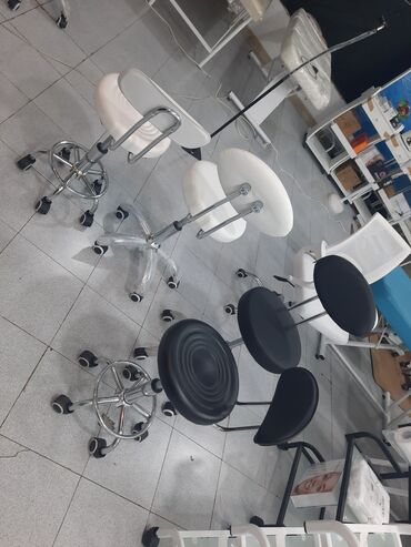 Salon, tibbi kreslolar: Yeni