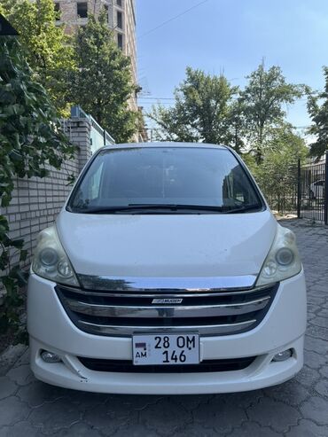 авто в рассрочку: Белый минивэн Honda Степваген срочно