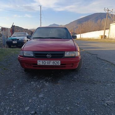 b r14 var: Opel Astra: 1.8 l | 1992 il | 250000 km Hetçbek