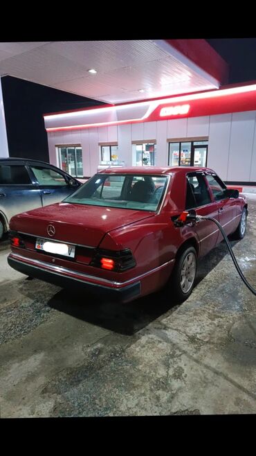 mercedesbenz гиган: Mercedes-Benz W124: 1990 г., 2.3 л, Механика, Бензин, Седан