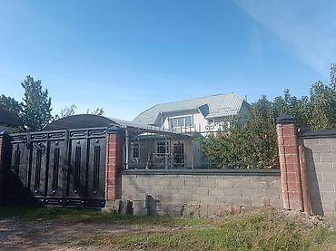 Продажа коттеджей и домов: 🏙️ Продаётся срочно двухэтажный Дом 📍 Локация район Арча Бешик ж/м 🏢 — 2