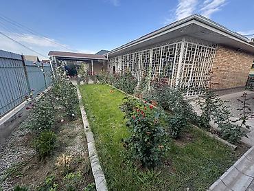 загородный дом с бассейном: 5 комнат, 220 м², 9 соток, Бишкек, Ак-Ордо 2 ж/м Собственник — 10