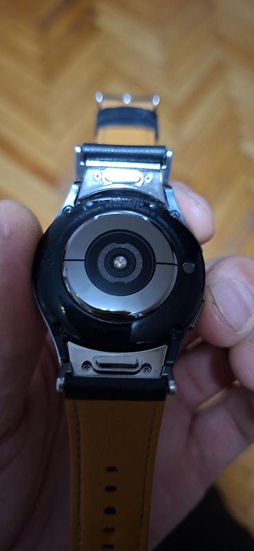 2121 ljubavni sat: Samsung Galaxy Watch6 Prodajem Samsung Galaxy Watch6 jer sam prešao — 3
