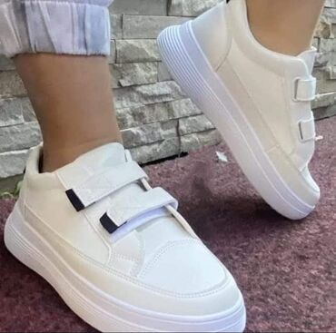 Women's Sneakers and athletic shoes: 41 — 6
