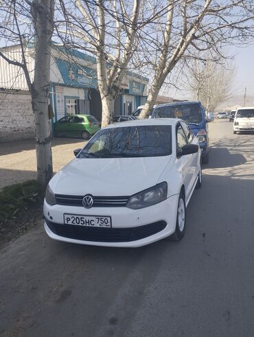 терано 1: Volkswagen Polo: 2014 г., 1.6 л, Механика, Бензин, Седан