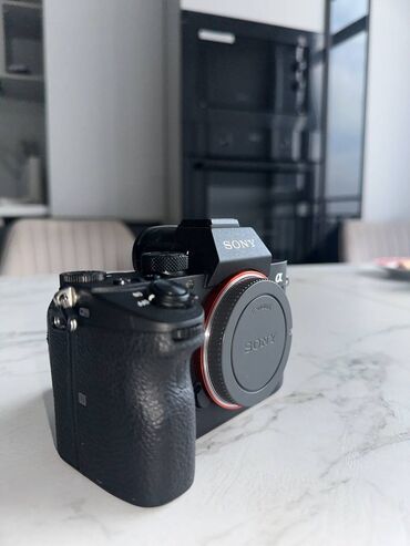 элетронная книга: Sony A7 III Пробег :7500 кадров Почти новый Стандартный объектив