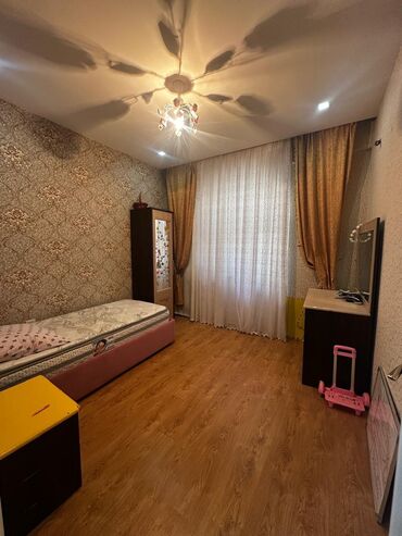 Uzunmüddətli kirayə mənzillər: Salam ev Xanimlara ve Aileli sexslere verilir. Her bir seraiti var 4 — 6