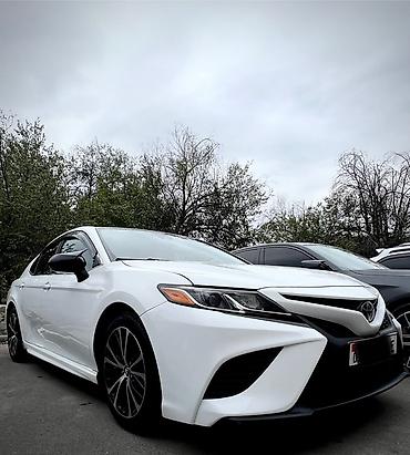 Toyota Camry: 2018 г., 2.5 л, Автомат, Бензин, Седан