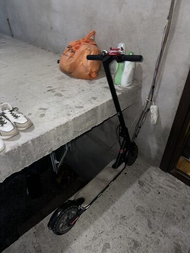 usag yemek stolu: Scooter elektirikli 60 suret 25 30 km mesafe