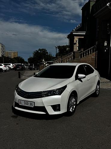 Toyota Corolla: 2013 г., 1.6 л, Автомат, Гибрид, Седан