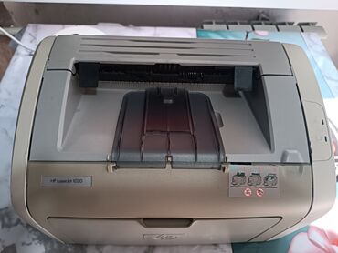 лазерные принтеры: Принтер HP в хорошем состоянии
