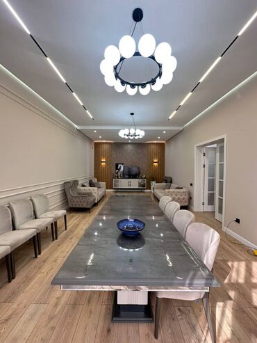 продаю дом жибек жолу бишкеке: Дом, 260 м², 6 комнат, Дизайнерский ремонт
