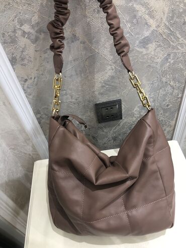 Çantalar: Tıqrovıy 15azn dıgeri 10azn,karıcnıvıy 15 — 3