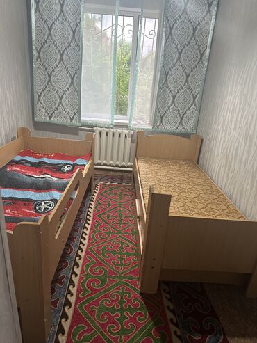 мебель для коридора: Односпальные кровати прошу за две штуки 5000 сом