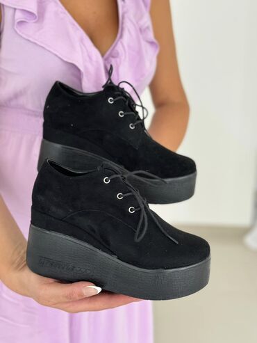 Women's Sneakers and athletic shoes: Cena:4300din
Br:36-40
Djon9cm — 6