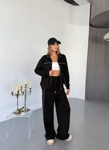 Gornji i donji deo: Komplet trenerka S M L XL 2XL Cena 3300 din — 6