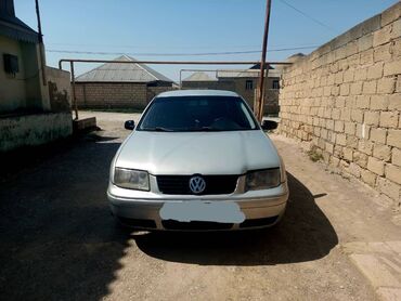 Volkswagen Jetta: 2 л | 2000 г. Седан