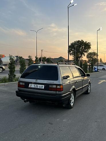 Volkswagen: Volkswagen Passat Variant: 1990 г., 1.8 л, Универсал — 4