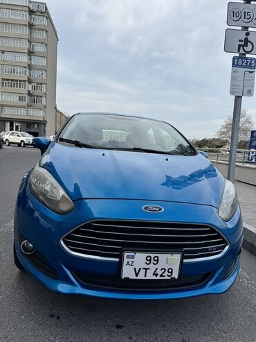 Ford: Avtomobil full komplektasiyadır, multirul, arxa kamera movcuddur o