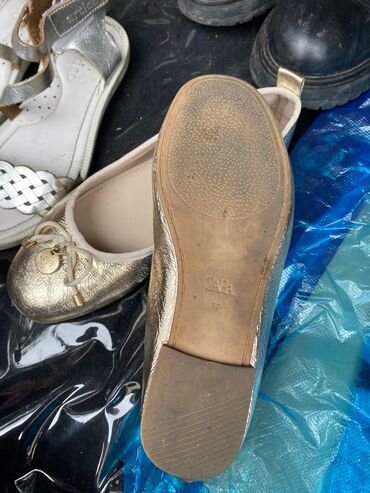 Digər ayaqqabılar: Zara, Ölçü: 34, rəng - Qızılı, İşlənmiş