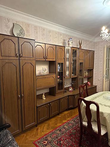 bos ev: Metroya 5 dəyqəlik məsafədə Xocalı parkının yanı Ali məhkəmə tərəf — 7