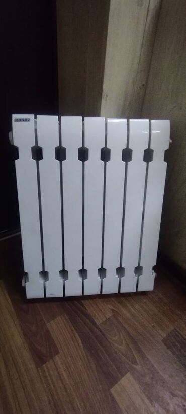 чугунные отопительные батареи: Чугунные радиаторы отопления. Г. Бишкек ул.Анкара 1/3. При больших