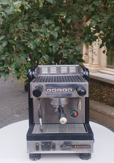 вешалки для одежды напольные оригинальные: La Cimbali M21 Junior. 1 gözlü və professional model. İkinci əl
