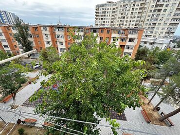 ilkin odenissiz evler: Bakı, 8-ci kilometr, 3 otaqlı, Köhnə tikili, m. Qara Qarayev, 63 kv. m