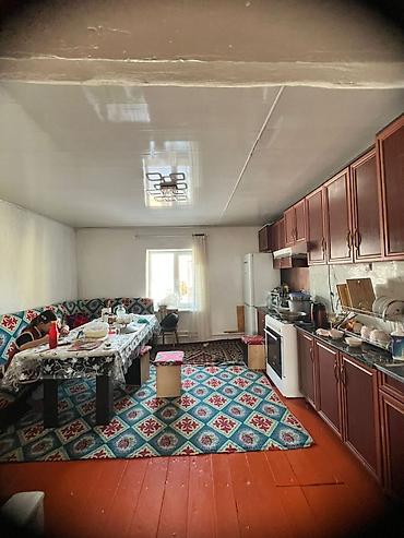 Продажа коттеджей и домов: Кочкор центрдан 5 бөлмөлүү үй сатылат. үйдүн көрүнүшү сүрөттөдүгөй — 6