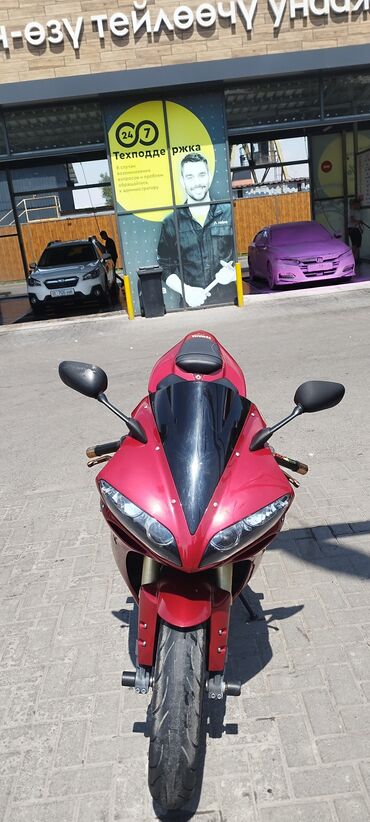 электронные мотоциклы: Спортбайк Yamaha, 1000 куб. см, Бензин