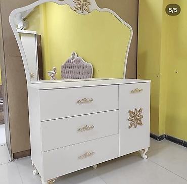 tek carpayılar: Zövqlü dizayna malik yataq dəsti. Dəstə daxildir: - Yumşaq üzlüklü — 3