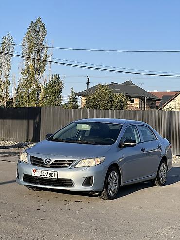 Toyota Corolla: 2011 г., 1.3 л, Механика, Бензин, Седан