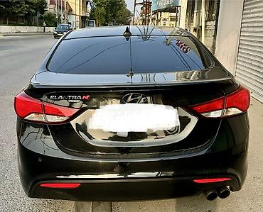 ford focus hatchback: Hyundai Elantra: 2 l | 2014 il Sedan — 2