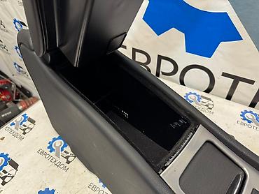 Другие детали салона: Центральная консоль Mercedes Benz C-Class W203 M273 2005 Контрактный — 17