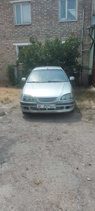 срочно срочно продаю: Toyota Avensis: 1999 г., 1.6 л, Механика, Бензин, Хетчбек