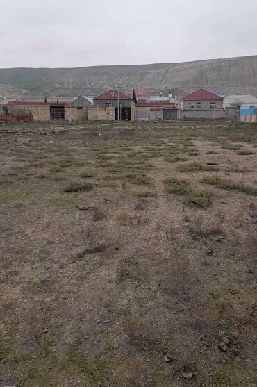 Torpaq sahələrinin satışı: Qobu qəsəbəsi yoldan 100metir mesafe şexsi kupçalı 8 sot torpag sahəsi
