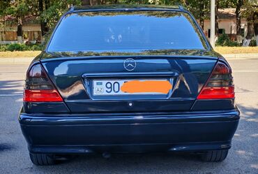 Mercedes-Benz: Mercedes-Benz 220: 2.2 l | 2000 il Sedan — 2