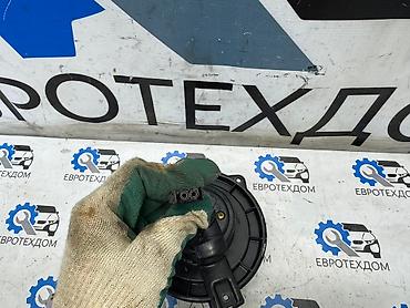 Другие детали вентиляции, охлаждения и отопления: Моторчик печки (отопителя) Mercedes Benz M-Class W163 OM613 2004 — 3