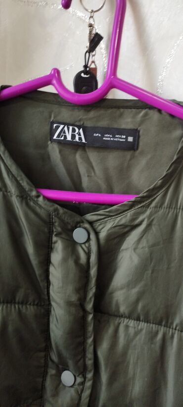 платье из панбархата: Стеганая куртка ZARA - Цвет: темно‑оливковый (хаки) - Размер на