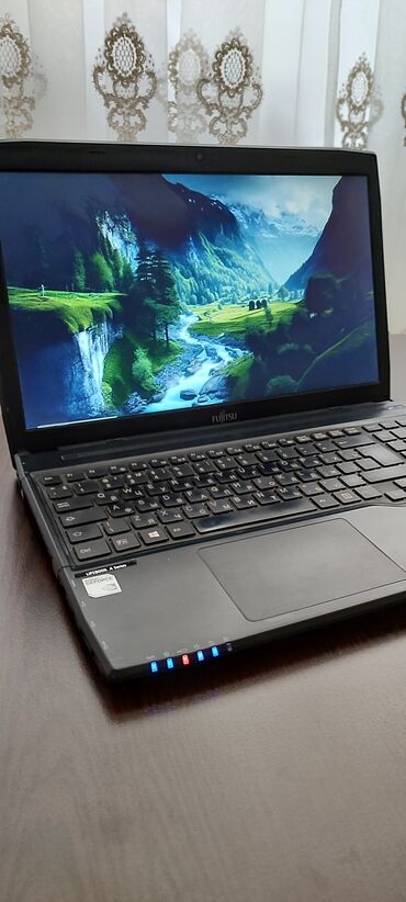 fujitsu laptop computers: Intel Core i5, 8 GB