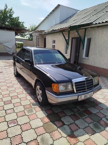 мерседес в аварийном состоянии: Mercedes-Benz W124: 1993 г., 2.2 л, Механика, Бензин, Седан