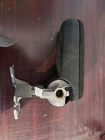 Аксессуары и тюнинг: Подлокотник Volkswagen, цвет - Черный, Б/у — 5