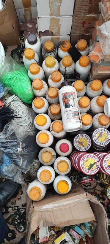 Digər xidmətlər: Təcilli avropaya getdiyimə bütün evdə olan ayaqqabı kremi, ayaqqabı — 3