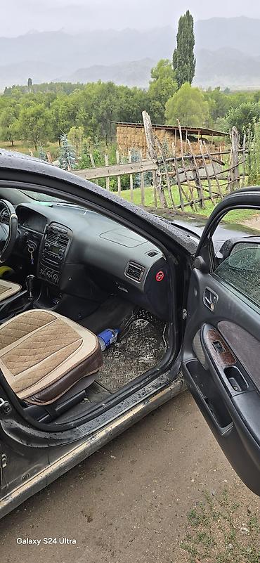 машина кроссовер: Toyota Avensis: 2001 г., 2 л, Механика, Дизель, Универсал — 5