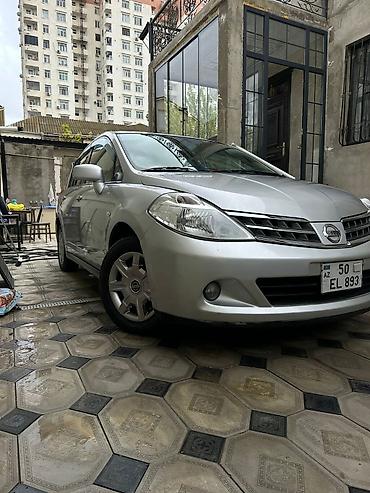 nissan tida arxa stop: Nissan Tiida sedan, gümüşü rəng. - Kuzov: 4 qapılı sedan, orijinal — 1