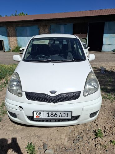Toyota: Toyota Funcargo: 2002 г., 1.5 л, Автомат, Бензин, Седан